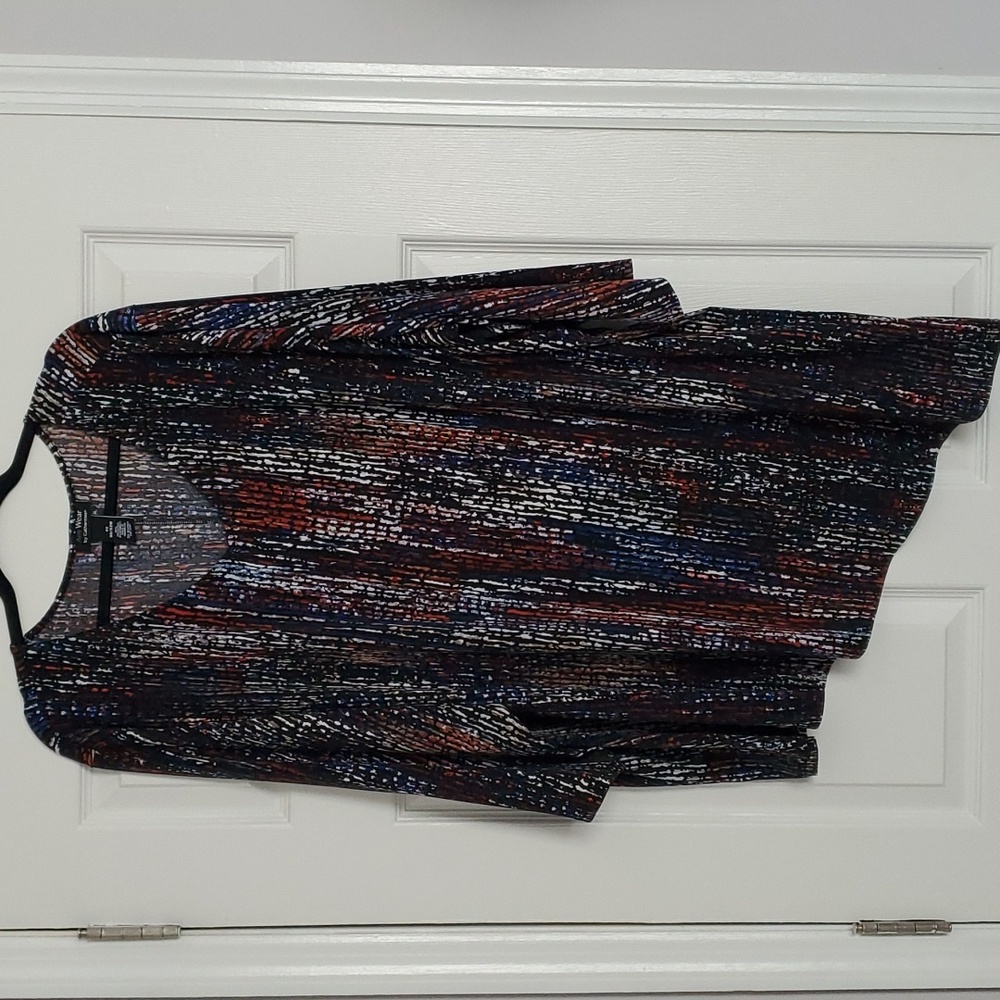 Asymmetrical hem top